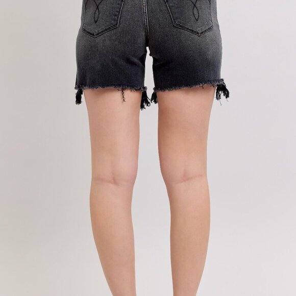 ✨NWT Judy Blue Full Size Long Cut Off 2 Button Dad Denim Shorts Plus Size - Picture 6 of 10